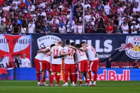 البوندسليجا تشتعل.. لايبزيج يصعد للوصافة وليفركوزن يقترب من المربع الذهبي